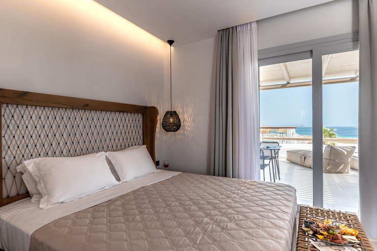 Deluxe Double Rooms with Hot Tub and Sea or Garden View